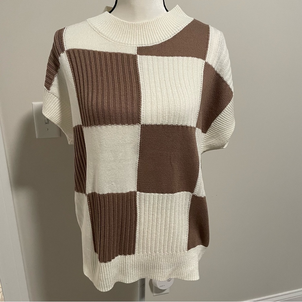 Women's Brown and White Checkered Sweater